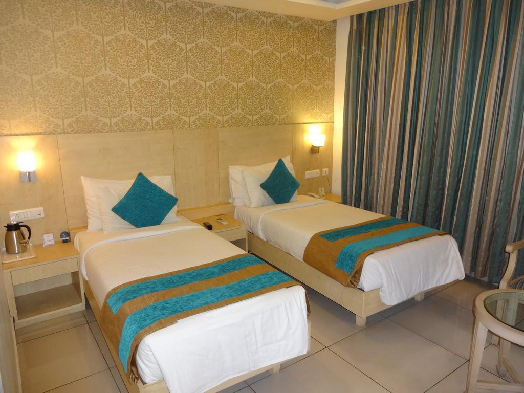 Hotel Southern Grand Vidzsajavádá Kültér fotó