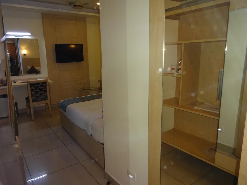 Hotel Southern Grand Vidzsajavádá Kültér fotó