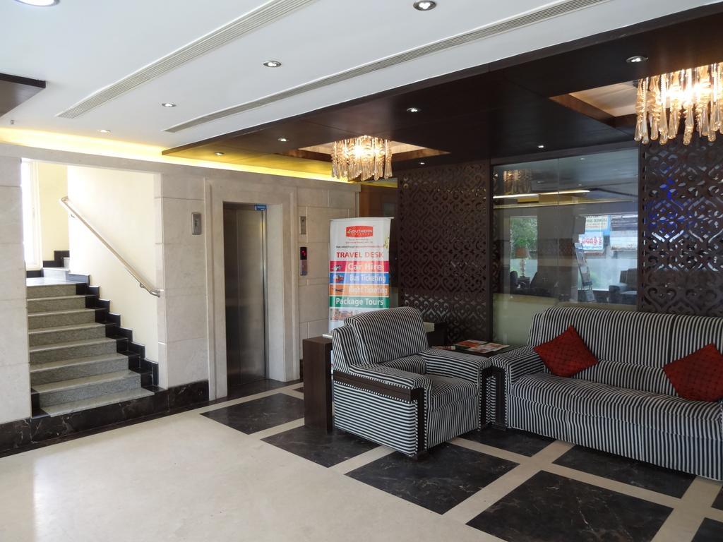 Hotel Southern Grand Vidzsajavádá Kültér fotó