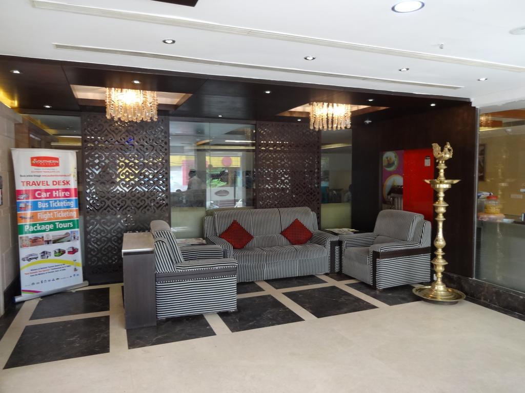 Hotel Southern Grand Vidzsajavádá Kültér fotó