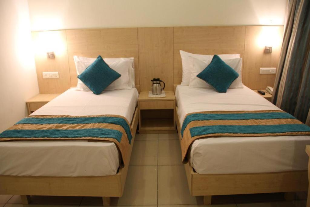 Hotel Southern Grand Vidzsajavádá Kültér fotó
