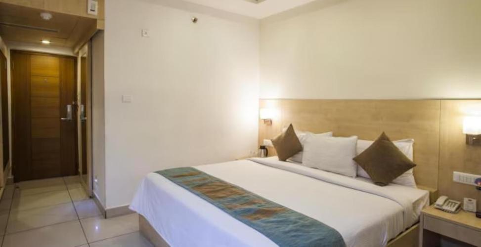 Hotel Southern Grand Vidzsajavádá Kültér fotó